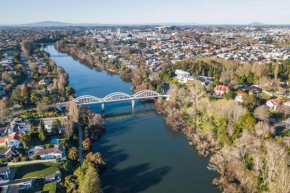 Riverside Lodge, Hamilton